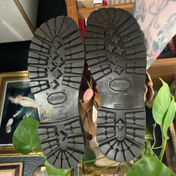 Marc Jacobs Leather Criss-Cross Buckle Strap Sandal - Picture 11 of 15